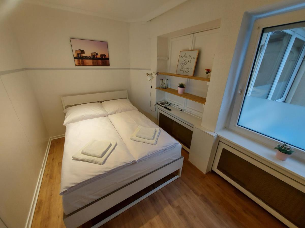 Overnight Apartment Cologne Exterior photo