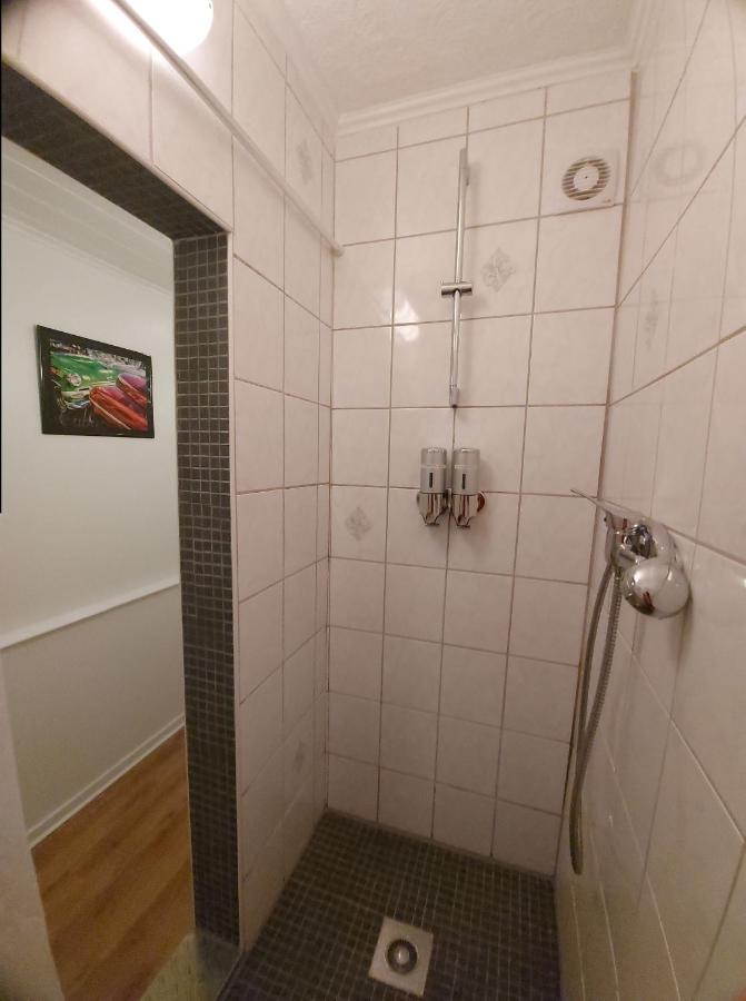 Overnight Apartment Cologne Exterior photo